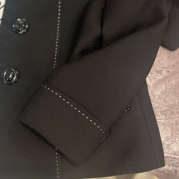 Tahari Suit Arthur Levine Skirt Size 6P Black White Stitched Trim Cuffed Sleeve - Picture 5 of 15